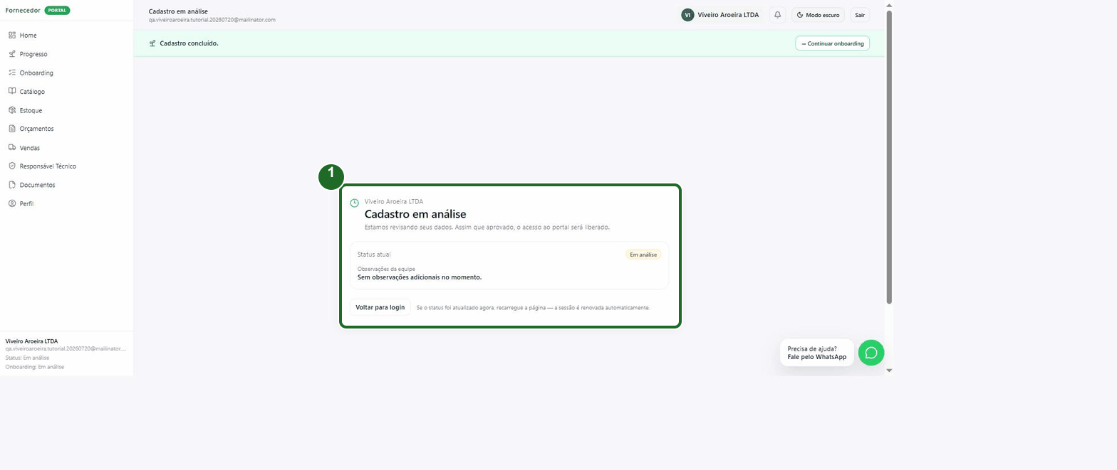 Tela "Cadastro em análise", explicando que o acesso ao portal é liberado após a aprovação